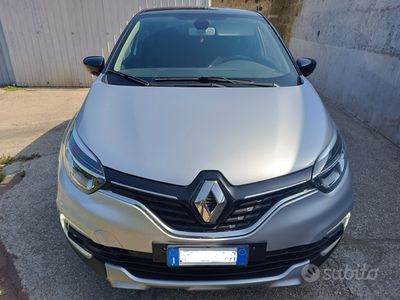 Usata Renault Captur 90 CV (66 kW) 2018 Grigio SUV