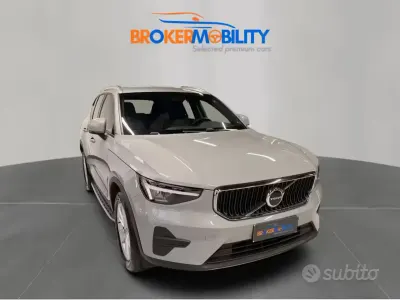 Occasion Volvo XC40 Core 129 ch (94 kW) 2023 Gris SUV