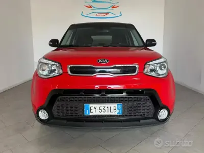 Usata Kia Soul 132 CV (97 kW) 2015 Rosso SUV