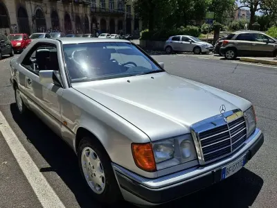 Usata Mercedes 200 136 CV (100 kW) 1993 Argento Coupé