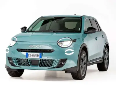 Nuova Fiat 600 Icon 136 CV (100 kW) 2026 Azzurro SUV