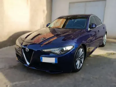 Usata Alfa Romeo Giulia Super 179 CV (131 kW) 2016 Blu/azzurro Berlina