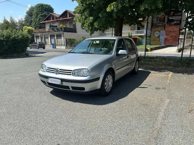 Usata VW Golf IV 75 CV (55 kW) 2001 Argento Berlina
