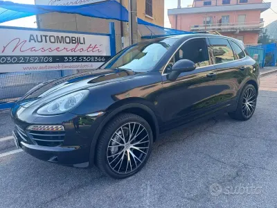 Usata Porsche Cayenne 245 CV (180 kW) 2013 Nero pastello SUV