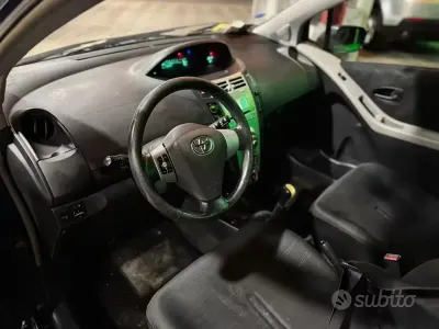 Usata Toyota Yaris 65 CV (47 kW) 2016 Bluazzurro Station wagon