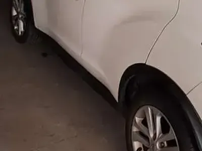 Usata Nissan Juke Tekna 110 CV (80 kW) 2011 Bianco SUV