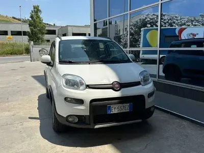 Usado Fiat Panda 4x4 S 75 HP (55 kW) 2015 Branco Citadino
