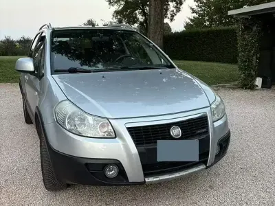 Usata Fiat Sedici 120 CV (88 kW) 2009 Grigio SUV
