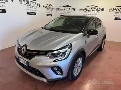 Usata Renault Captur Intens 101 CV (74 kW) 2022 Grigio SUV