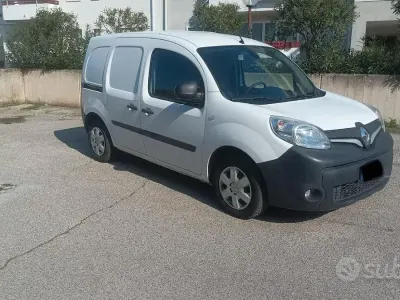 Usado Renault Kangoo 116 CV (85 kW) 2021 Blanco Monovolumen