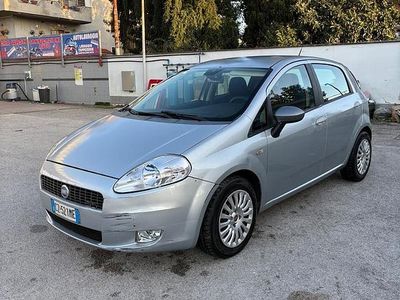 Usata Fiat Grande Punto 90 CV (66 kW) 2005 Grigio Utilitaria