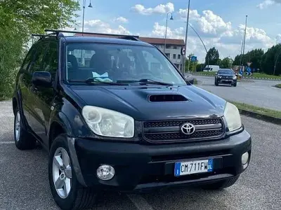 Usata Toyota RAV4 116 CV (85 kW) 2004 Nero SUV