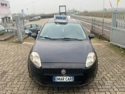 Usata Fiat Grande Punto 69 CV (50 kW) 2013 Nero Utilitaria