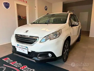 Usata Peugeot 2008 Allure 92 CV (67 kW) 2014 Bianco SUV
