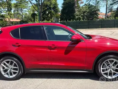 Usata Alfa Romeo Stelvio 280 CV (205 kW) 2018 Rosso SUV