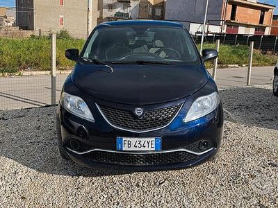 Usata Lancia Ypsilon S 95 CV (69 kW) 2016 Blu Utilitaria