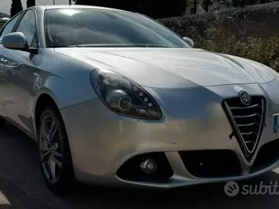 Gebraucht Alfa Romeo Giulietta 120 PS (88 kW) 2015 Grau Kleinwagen