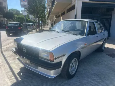 Usata Opel Ascona S 75 CV (55 kW) 1981 Argento
