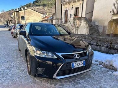 Lexus CT200h