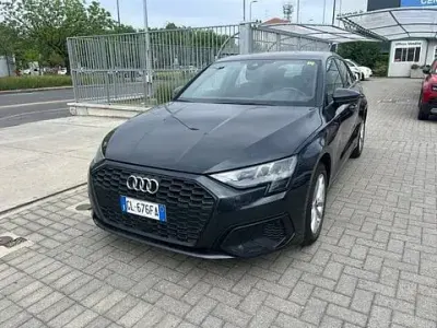 Usado Audi A3 Sportback Advanced 150 HP (110 kW) 2022 Cinzento Citadino