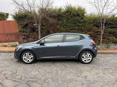 Begagnad Renault Clio V Zen 101 HK (74 kW) 2020 Grå Sedan