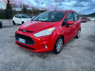 Usado Ford B-MAX 75 CV (55 kW) 2015 Rojo Monovolumen