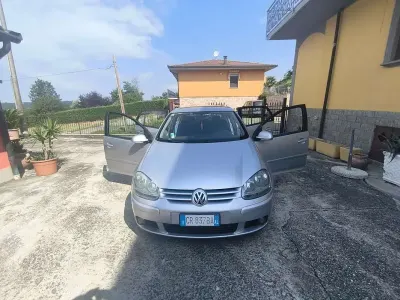 Usata VW Golf IV 131 CV (96 kW) 2004 Berlina