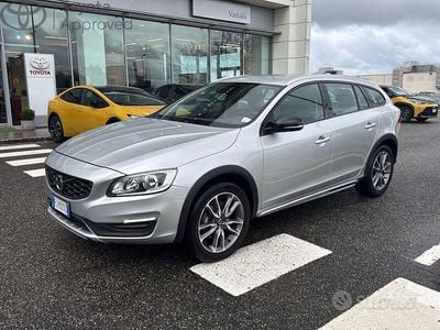 Usata Volvo V60 CC Business Edition 2017 Bianco Station wagon