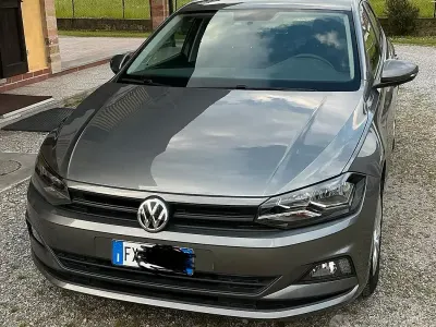 Usata VW Polo 60 CV (44 kW) 2019 Grigio Utilitaria
