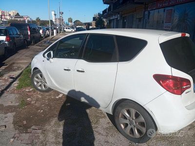 Usata Opel Meriva Cosmo 95 CV (69 kW) 2011 Bianco Monovolume