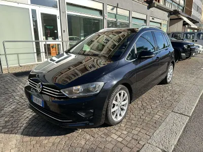 Używany VW Golf Sportsvan Highline 110 KM (80 kW) 2017 Czarny Minivan