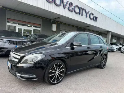 Usata Mercedes B180 Premium 109 CV (80 kW) 2013 Nero Utilitaria