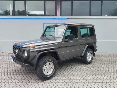 Usata Mercedes 200 109 CV (80 kW) 1988 Grigio Station wagon