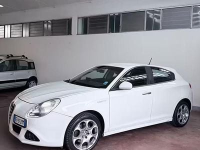 Usata Alfa Romeo Giulietta Exclusive 170 CV (125 kW) 2012 Bianco Utilitaria