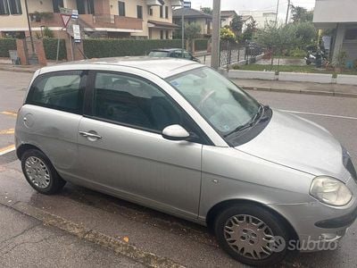 Usata Lancia Ypsilon 80 CV (58 kW) 2006 Grigio Utilitaria