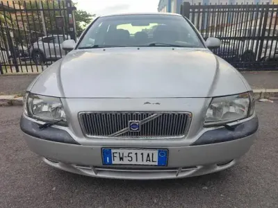 Usata Volvo S80 200 CV (147 kW) 2002 Argento Berlina