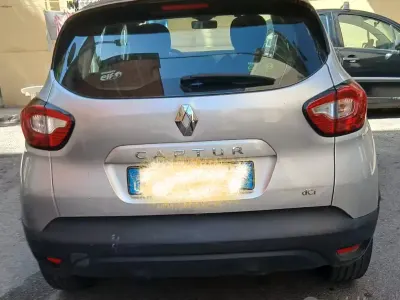 Usata Renault Captur 75 CV (55 kW) 2015 Grigio SUV