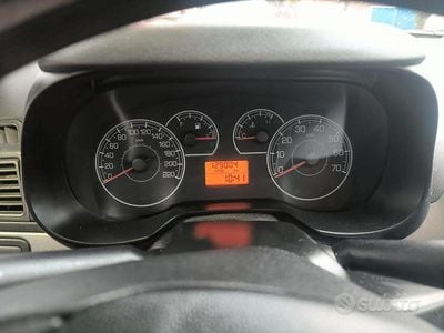 Usata Fiat Grande Punto 75 CV (55 kW) 2012 Blu Utilitaria