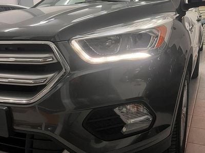 Usata Ford Kuga Titanium 120 CV (88 kW) 2017 Grigio SUV