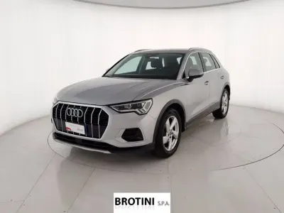Käytetty Audi Q3 Advanced 150 HP (110 kW) 2020 Hopea Katumaasturi