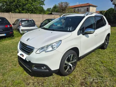 Usata Peugeot 2008 Outdoor 120 CV (88 kW) 2016 Bianco SUV