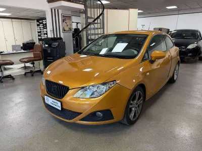 Usata Seat Ibiza Copa 75 CV (55 kW) 2011 Oro Berlina