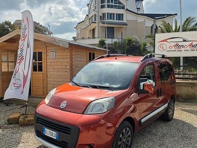 Begagnad Fiat Qubo Trekking 95 HK (69 kW) 2011 Röd Minibuss