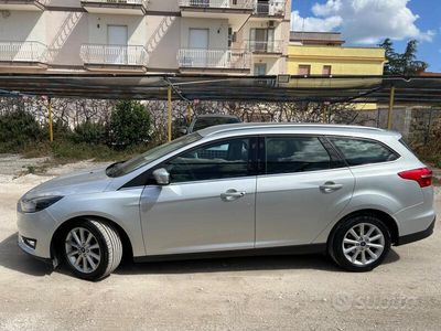 Usata Ford Focus 2016 Grigio Station wagon