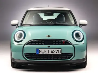 Nuova Mini Cooper 114 kW (156 CV) 2025 Argento Utilitaria