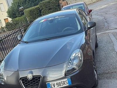 Usata Alfa Romeo Giulietta 105 CV (77 kW) 2013 Grigio Utilitaria