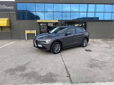 Usata Alfa Romeo Stelvio Business 190 CV (139 kW) 2021 Grigio vesuvio metallizzato SUV