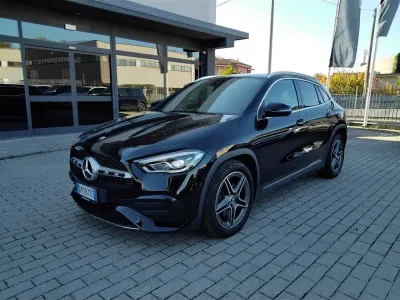 Usata Mercedes GLA200 Premium 150 CV (110 kW) 2023 Nero SUV