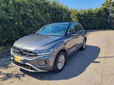 Usata VW T-Roc Life 150 CV (110 kW) 2022 Grigio SUV