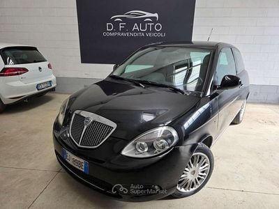 Begagnad Lancia Ypsilon 69 HK (50 kW) 2011 Svart Halvkombi